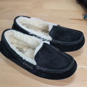 UGG Black Suede Slippers with Cream Lining Size 6
